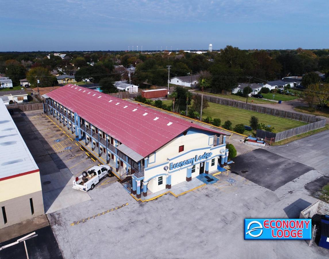 Economy Lodge Texas City Refinery Exterior photo